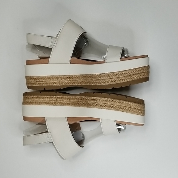 UGG April Sandal - Picture 4 of 9